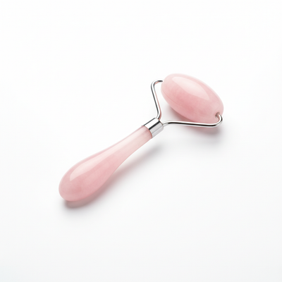 Masseur pour visage sur fond blanc
